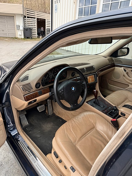 BMW 7-Serie 19 of 19
