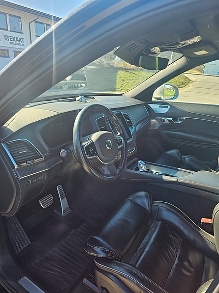 Volvo XC90 18 of 21