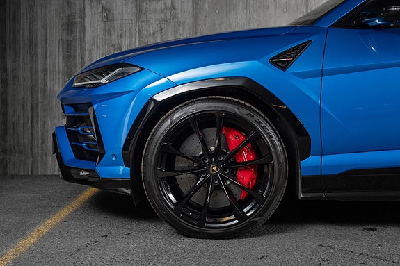 Lamborghini Urus 14 of 30