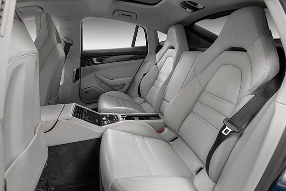 Porsche Panamera 15 of 30