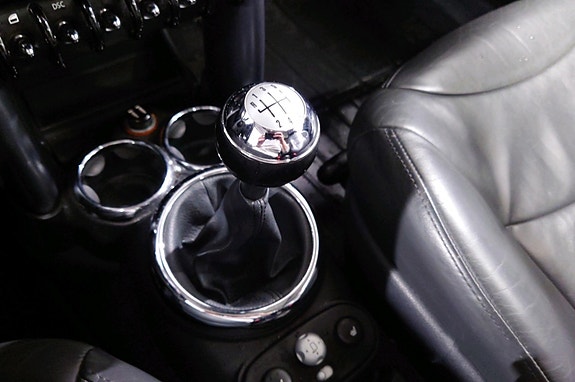 MINI Cooper S 8 of 14