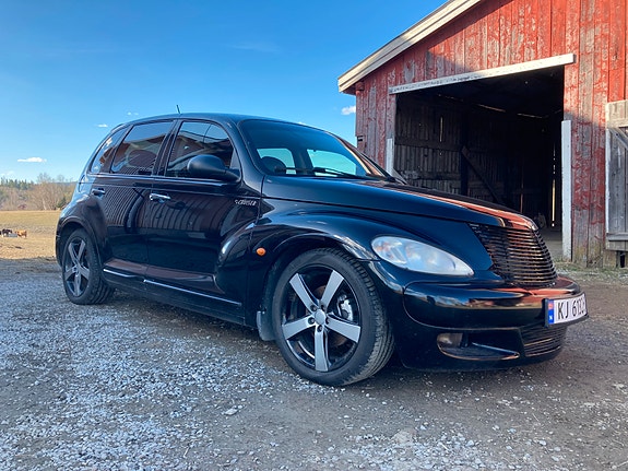 Chrysler PT Cruiser 2 of 5