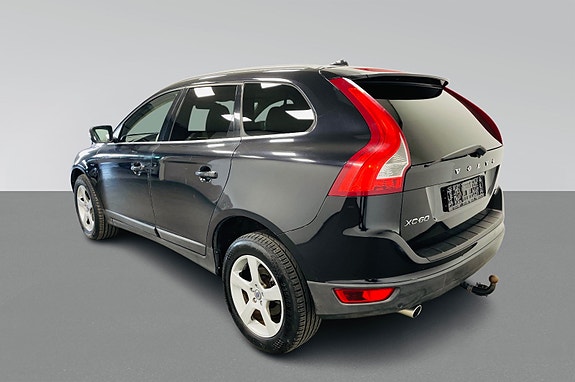 Volvo XC60 4 of 5