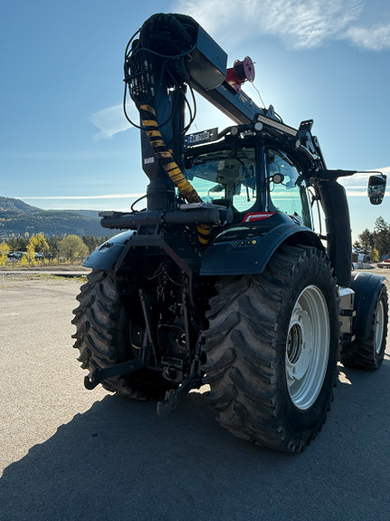 Valtra Skogens konge T 214D 2017, kr 1 370 000,-