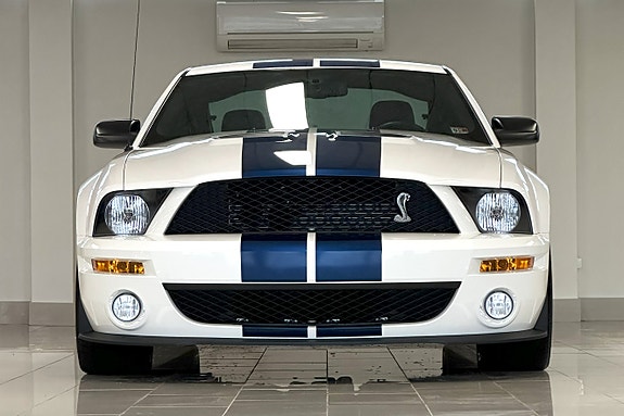 Ford Mustang 4 of 30