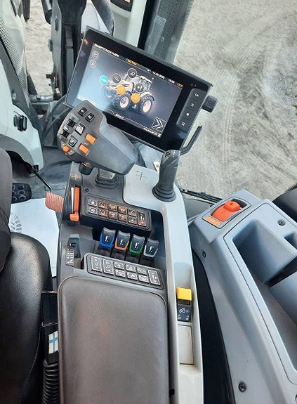 Valtra T234Dst Twin trac,fronthyd,laster 2018, kr 949 000,-