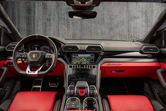 Lamborghini Urus 25 of 30