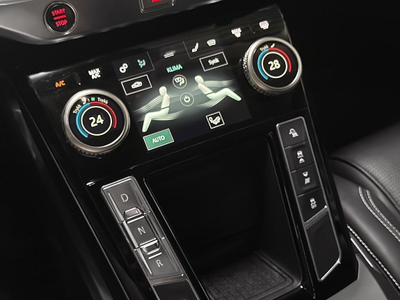 Jaguar I-PACE 27 of 30