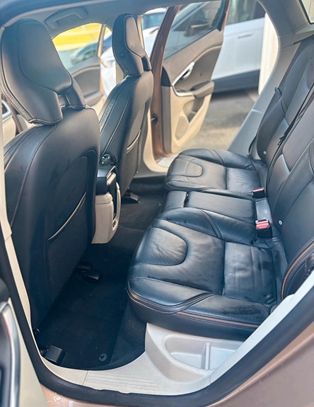 Volvo V40 9 of 18
