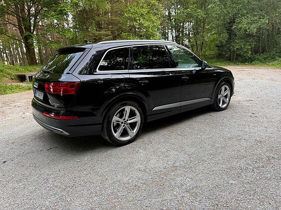 Audi Q7 16 of 24
