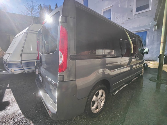 Opel Vivaro 16 of 23