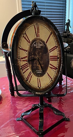 Gammel antikk klokke fra 1863