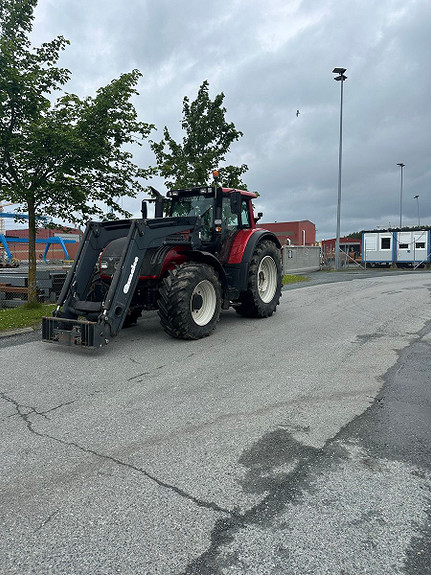 Valtra T202D med Ålø Q75 laster og 1 års bruktforsikring! 2012, kr 679 000,-