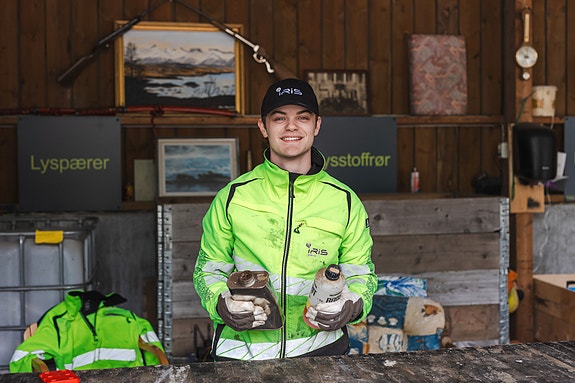 Du blir den våre kunder kan spørre når de lurer på hva som skal kastes hvor. Du vil selvsagt få grundig opplæring.