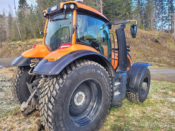 Valtra T255 2023, kr 1 895 000,-