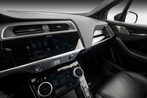Jaguar I-PACE 18 of 30