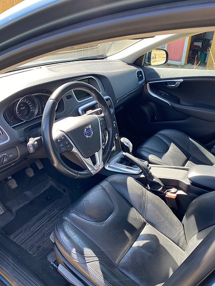 Volvo V40 11 of 21