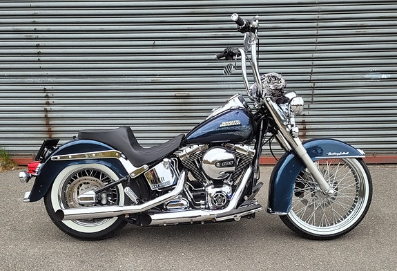 Harley-Davidson Heritage Softail 2 of 12