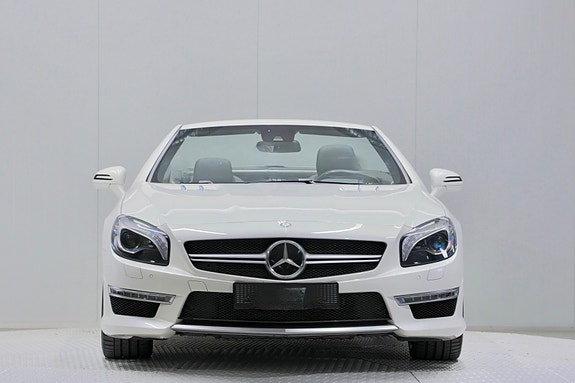 Mercedes-Benz SL63 16 of 29