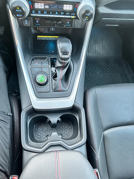 Toyota RAV4 4 of 19