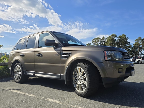 Land Rover Range Rover Sport 13 of 30