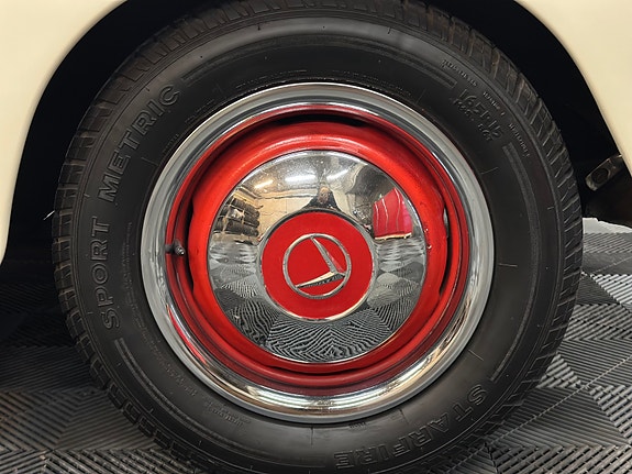 Volvo PV 8 of 30