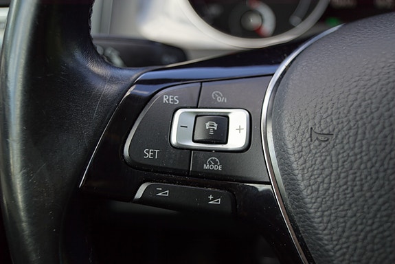 Volkswagen e-Golf VII 15 of 30