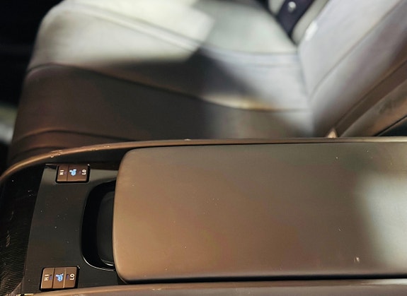 Toyota Mirai 18 of 30