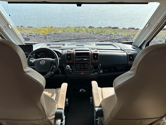 Mobilvetta K-Yacht Tekno Line 85 | lav km | ny reg. reim 24/4-26 | fukt- og gasstestet 7/8-25 | meget velholdt | enkle senger og senkeseng 15 of 30