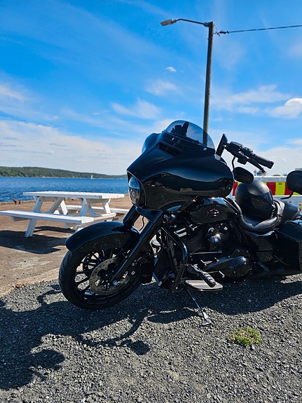 Harley-Davidson Street Glide Special Custom Black Edition 3 of 21