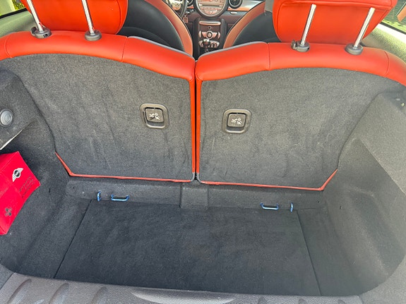 MINI Cooper S 23 of 30