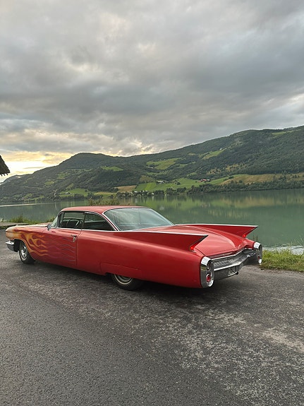 Cadillac Deville 2 of 5