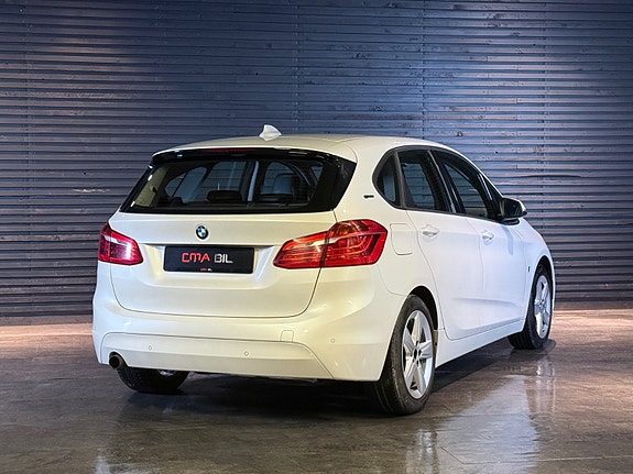 BMW 225xe 8 of 26