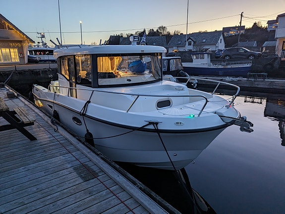 QUICKSILVER 905 PILOTHOUSE