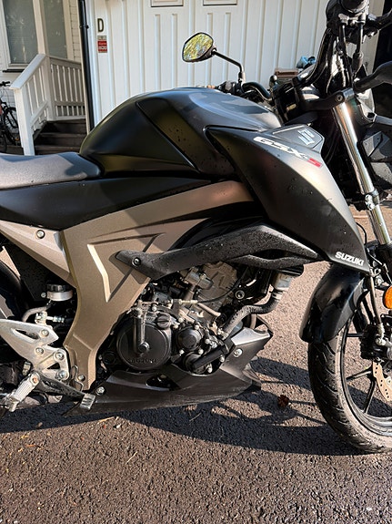 Suzuki GSX-S 125 2 of 12