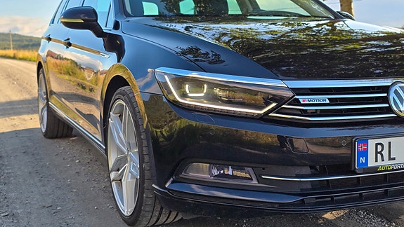 Volkswagen Passat 8 of 30
