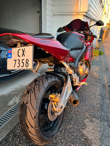 Honda CBR 600 RR 4 of 10