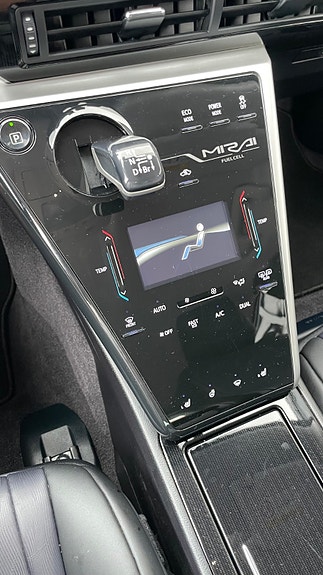Toyota Mirai 16 of 22