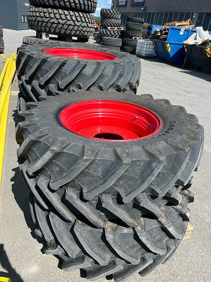 Trelleborg TM800 650/65R42 og 540/65R30