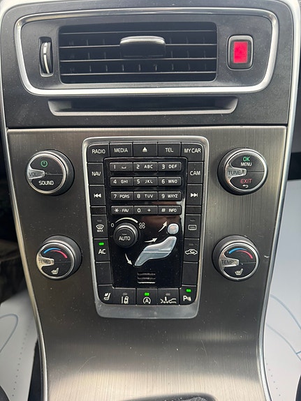 Volvo S60 24 of 30