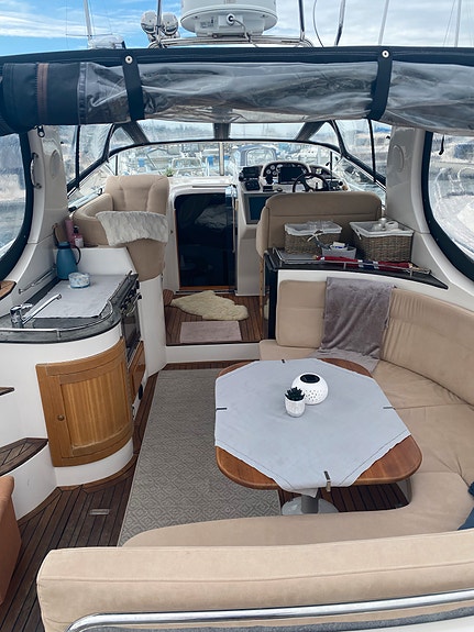 Romslig cabincruiser med fem faste køyeplasser - perfekt familiebåt! 5 of 5