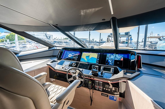 Sunseeker 100 Yacht 11 of 18