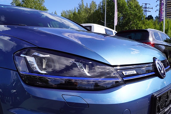 Volkswagen e-Golf VII 5 of 30