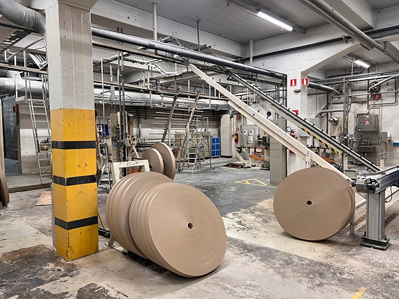 I en egen prosess lager vi også alle hylser til våre produkter.