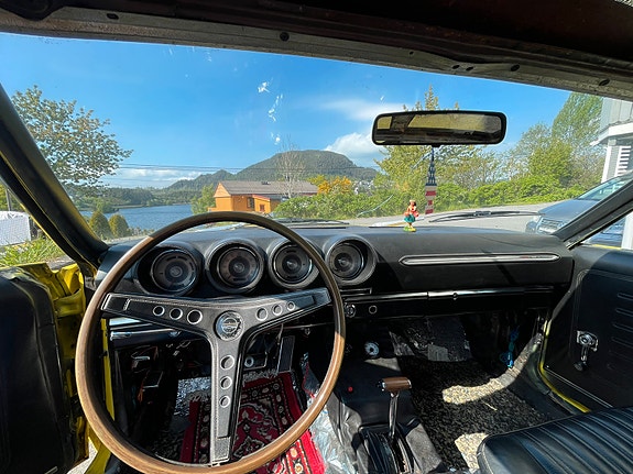 Ford Fairlane 5 of 6