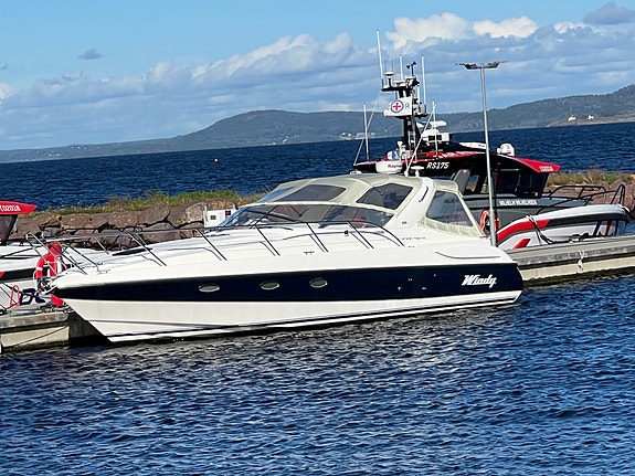 Windy Grand Mistral 37 2 of 5