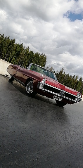 Pontiac Bonneville 2 of 5