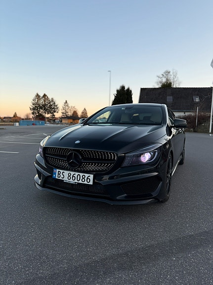 Mercedes-Benz CLA-Klasse 3 of 5