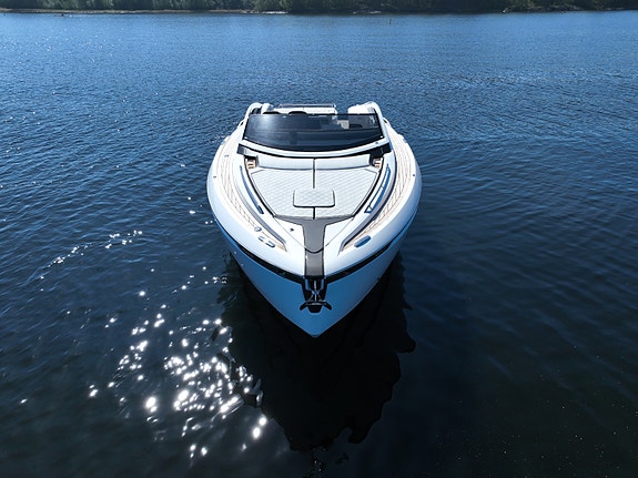 Fairline F//line 33 5 of 5