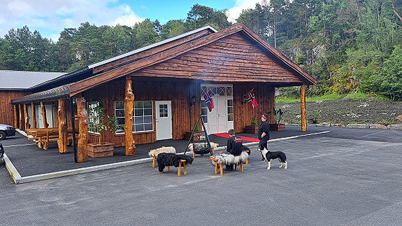 Gårdsbutikk og selskapslokale på Olsnes Gård.